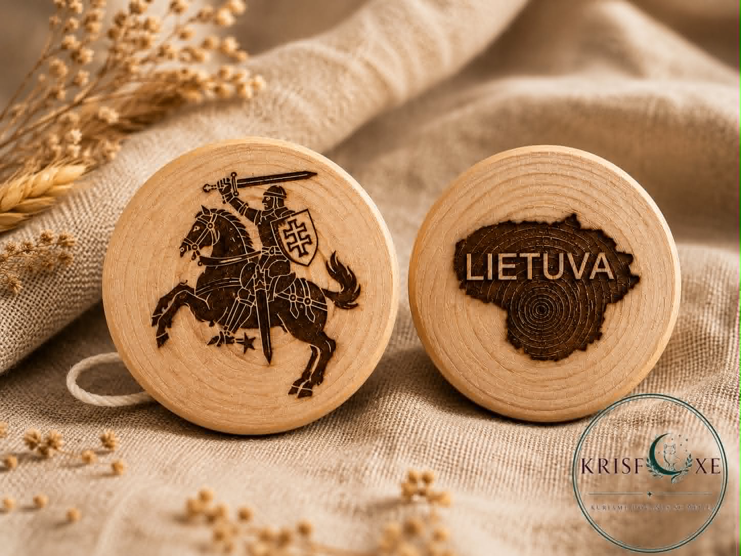 Medinis jojo su Vyčiu ir Lietuvos žemėlapiu – klasikinis žaislas su lietuviška simbolika